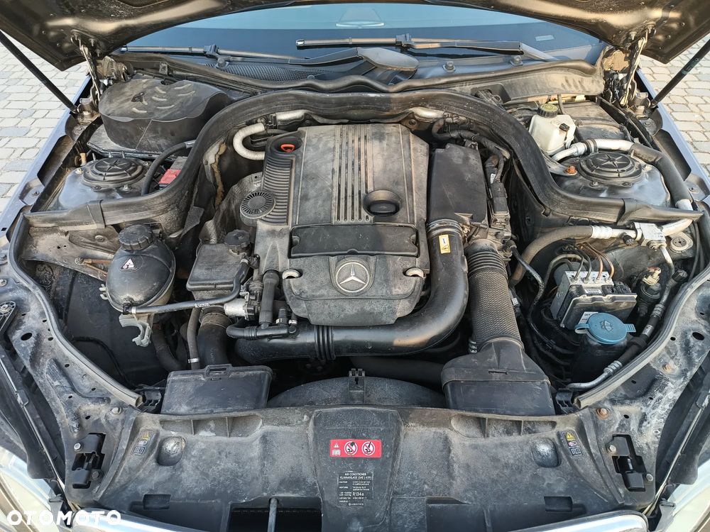 Mercedes-Benz Klasa E 250 CGI BlueEffICIENCY Avantgarde - 16
