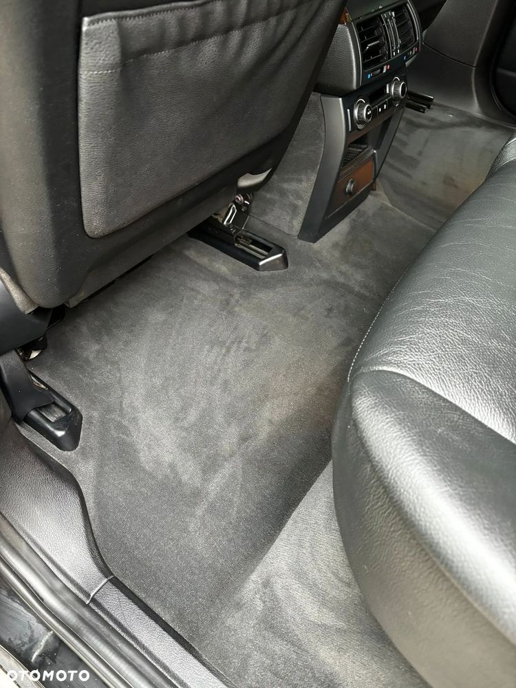 BMW X5 3.0si - 10