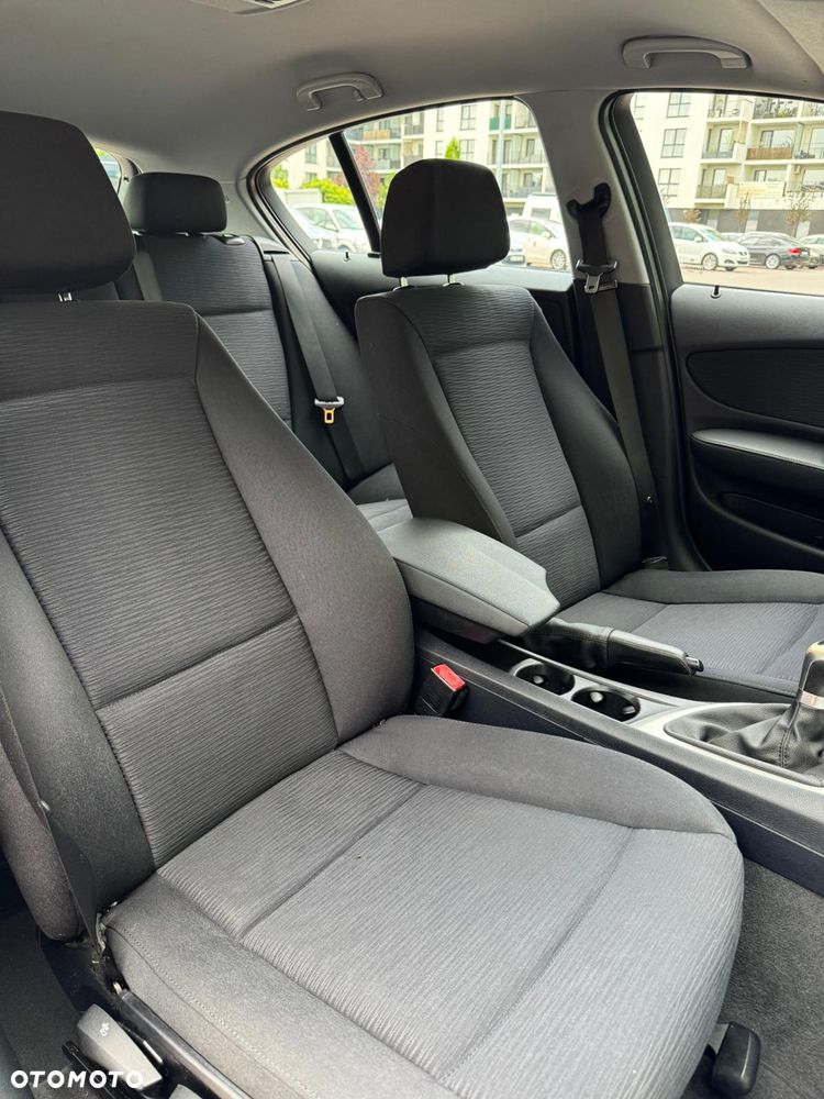 BMW Seria 1 118d - 17