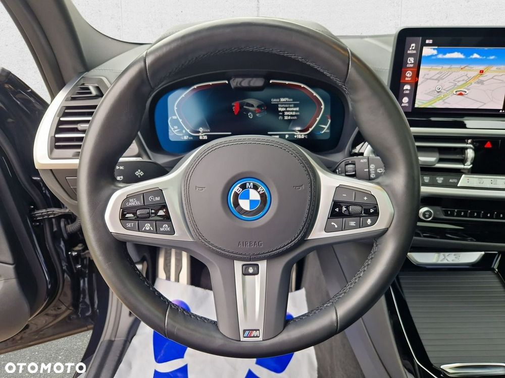 BMW iX3 - 16