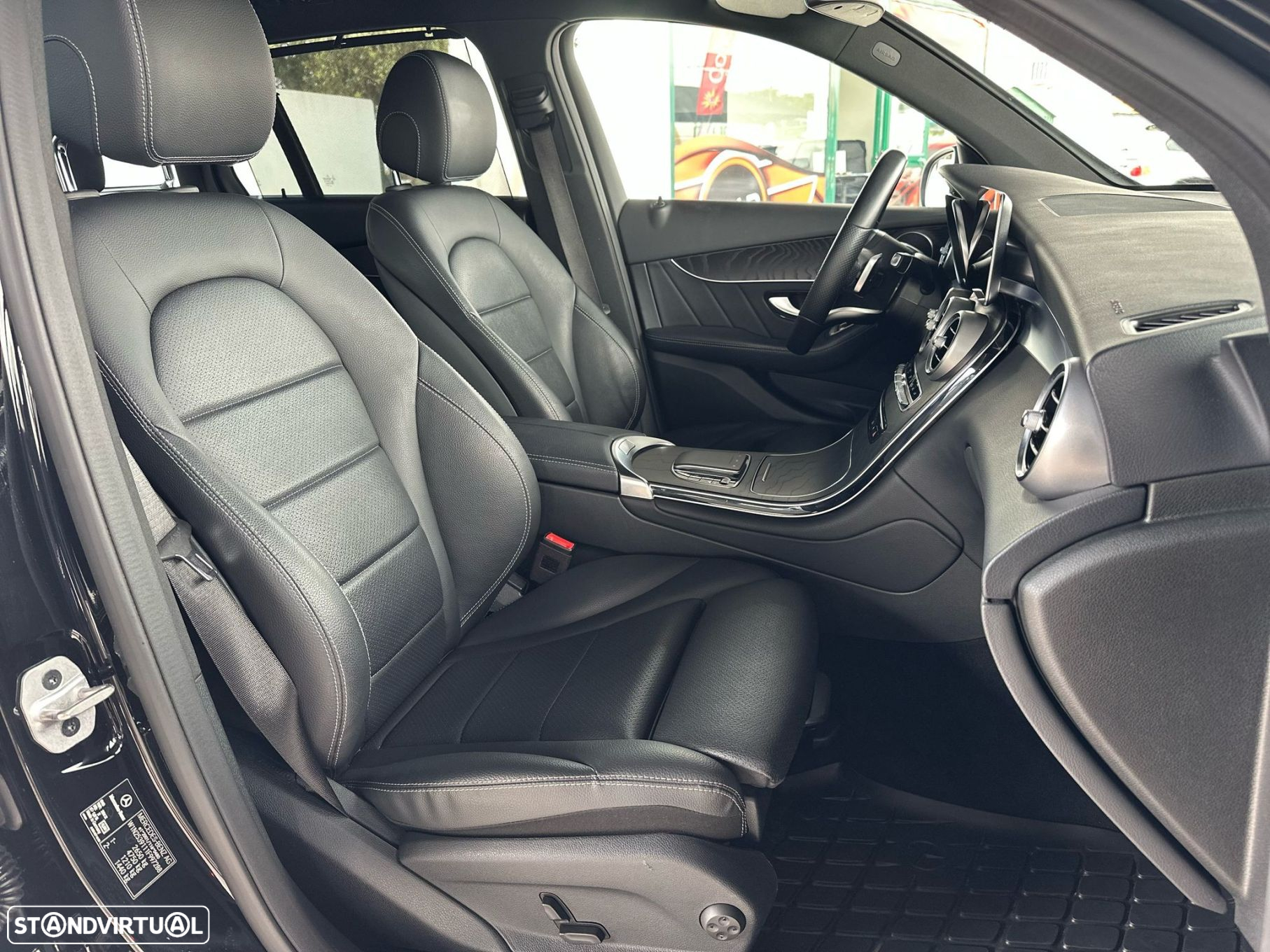Mercedes-Benz GLC 300 - 20