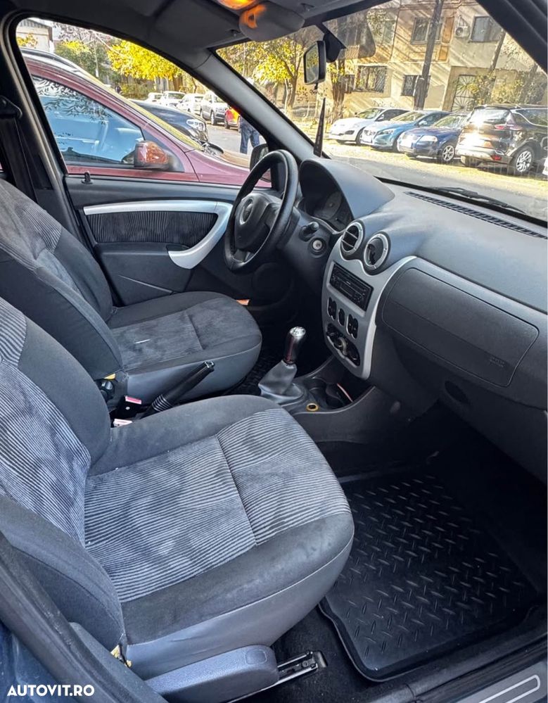 Dacia Logan 1.2 16V Laureate - 4