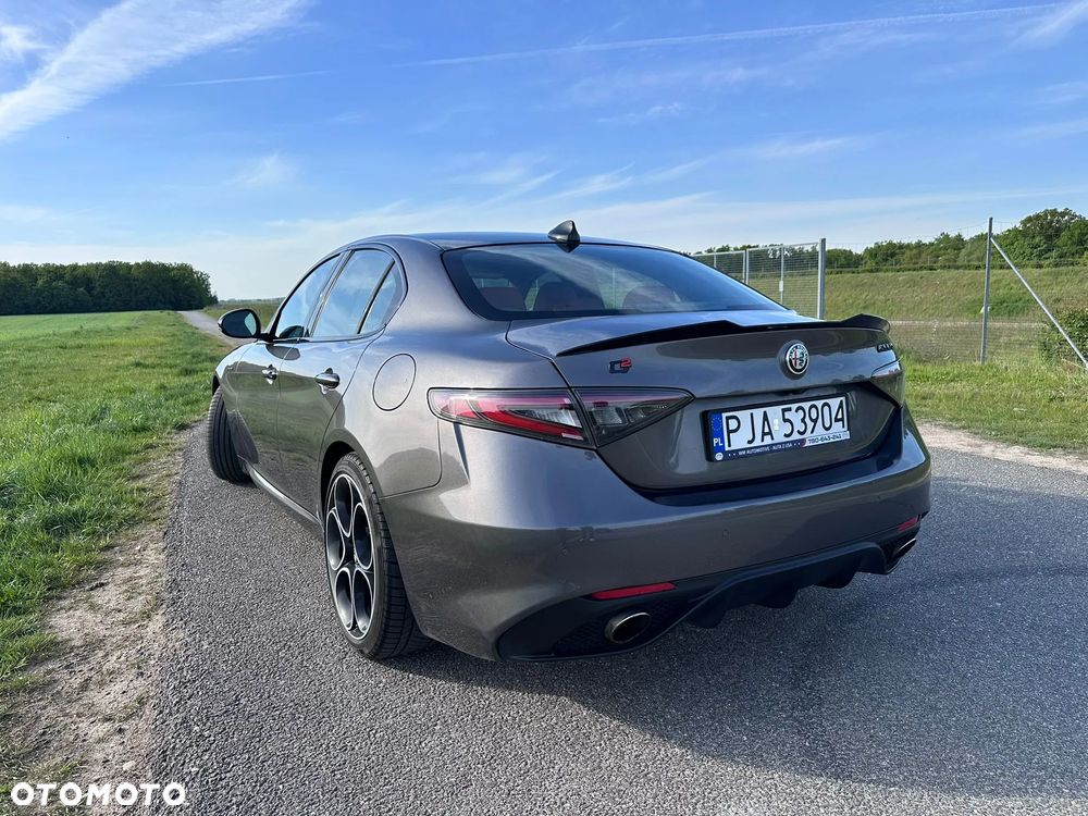 Alfa Romeo Giulia 2.0 Turbo 16V AT8 Veloce - 4