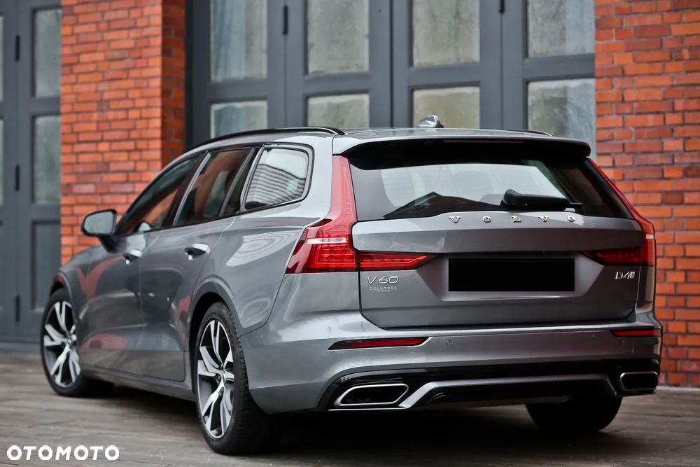 Volvo V60 D4 Geartronic R-Design - 12
