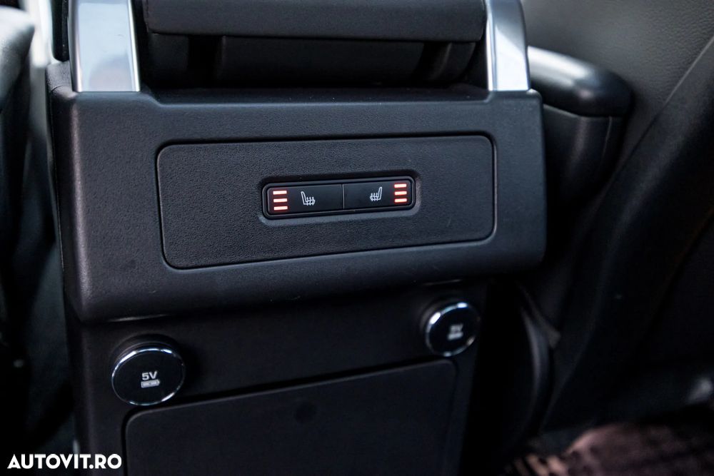 Land Rover Discovery 3.0 L TD6 HSE Luxury - 31