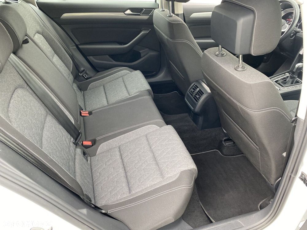 Volkswagen Passat Variant - 14