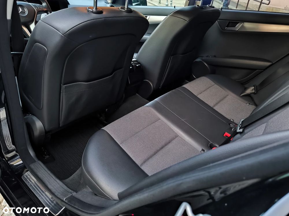 Mercedes-Benz Klasa C 220 T CDI DPF (BlueEFFICIENCY) 7G-TRONIC Avantgarde - 10