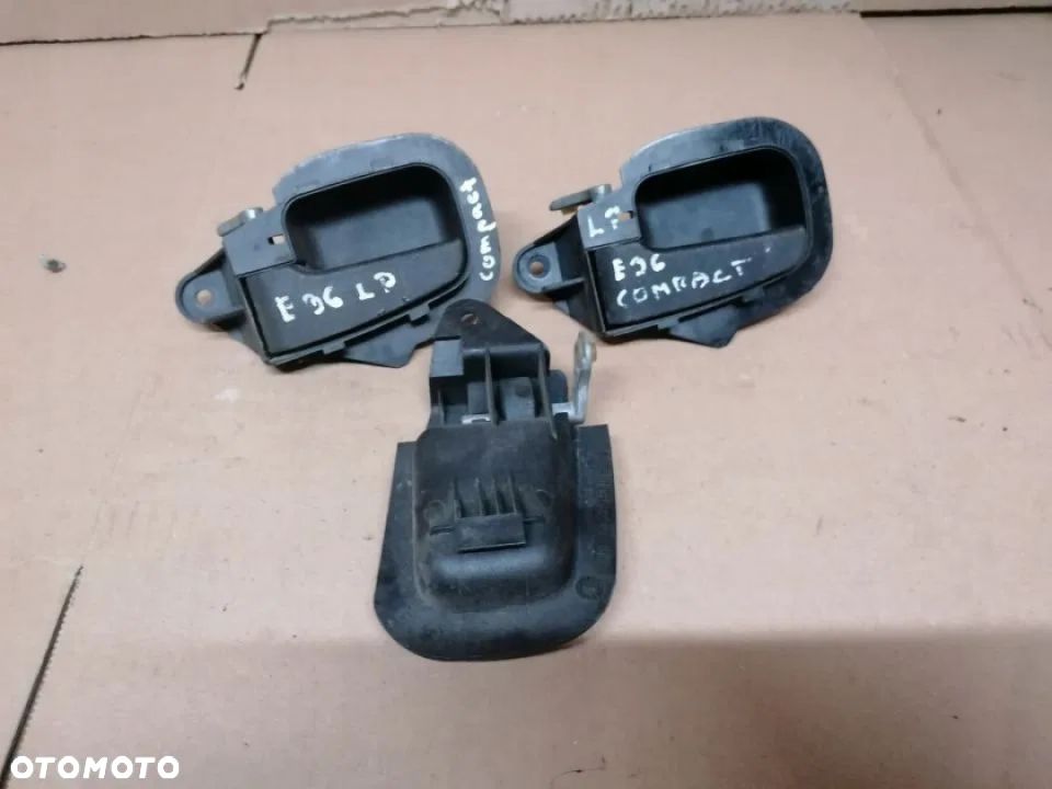 BMW E36 COMPACT KLAmka wewnętrzna lewa - 1