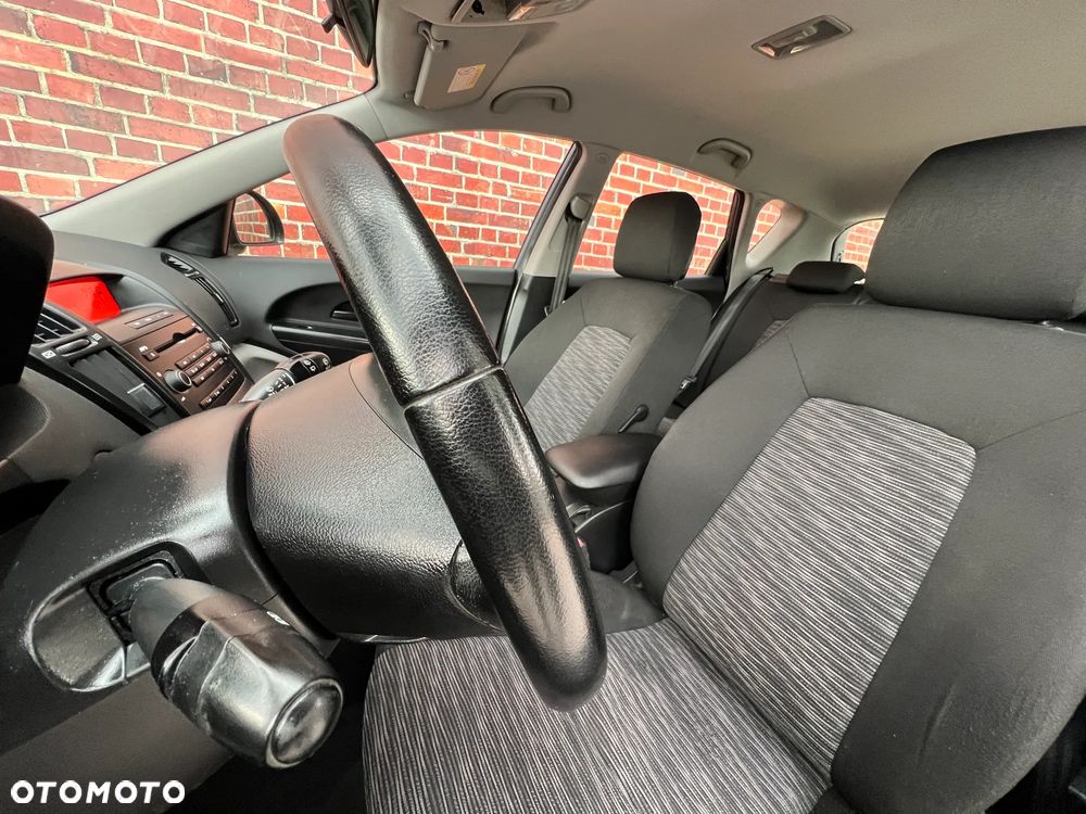 Kia Ceed - 13