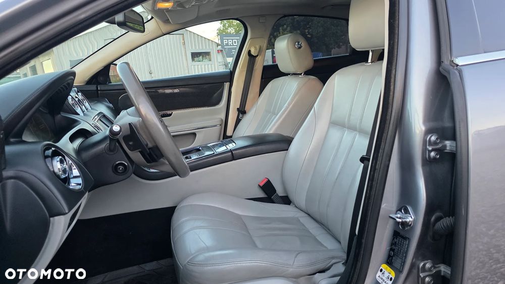 Jaguar XJ 3.0 D V6 Premium Luxury - 10