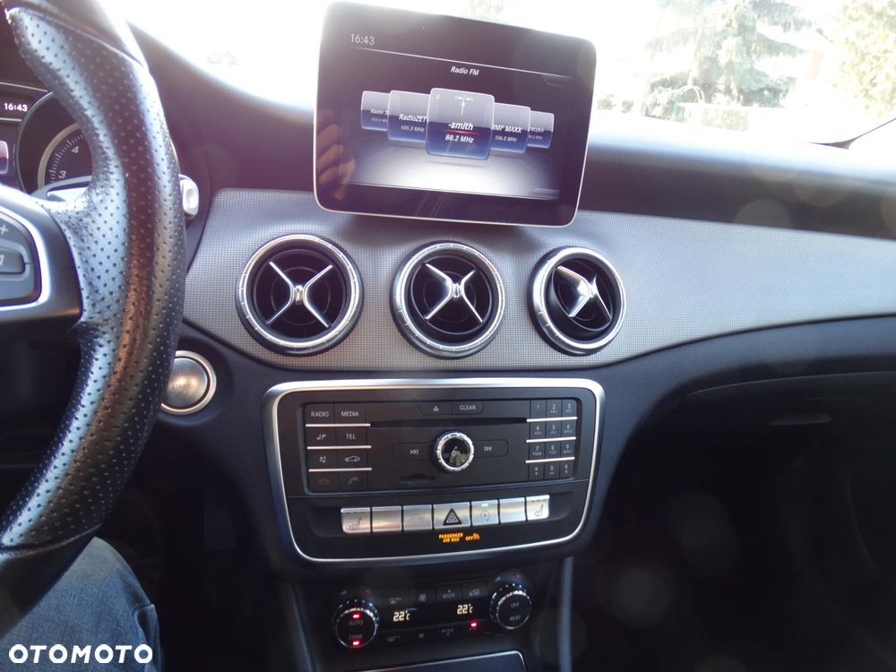 Mercedes-Benz CLA 180 7G-DCT Urban - 13