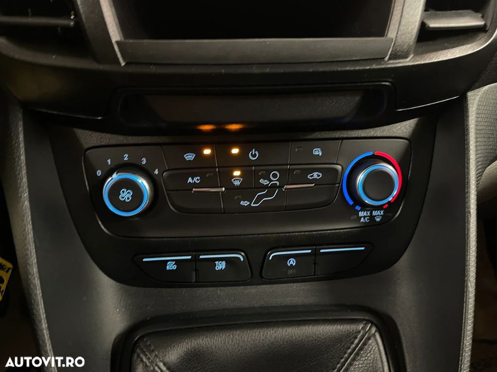 Ford Transit Connect - 8