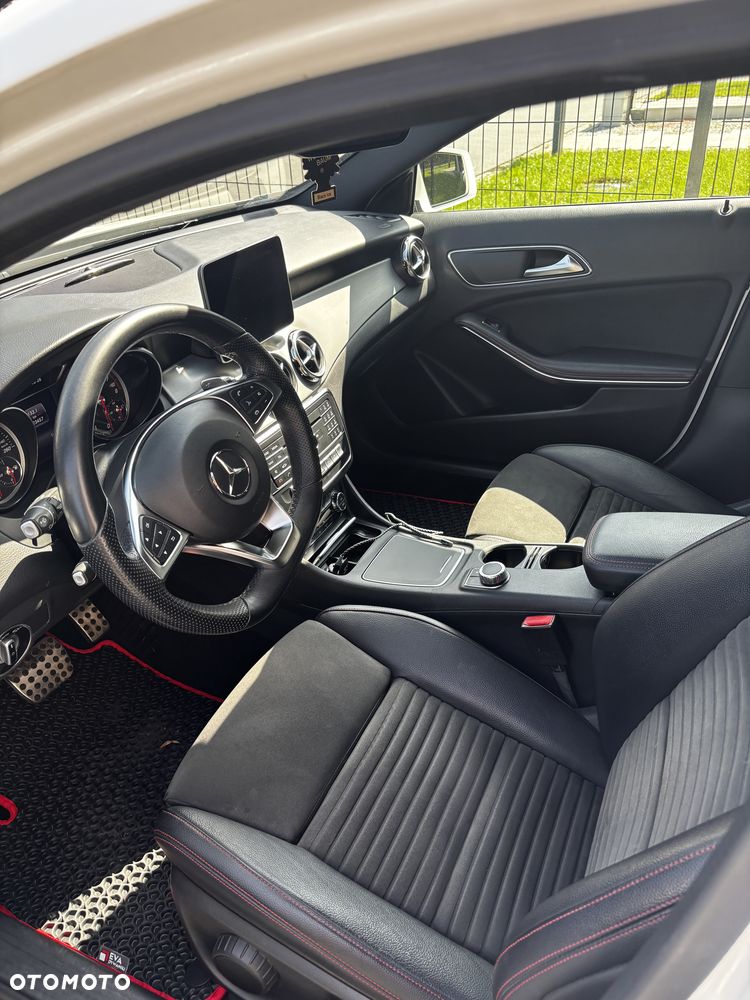 Mercedes-Benz GLA 200 7G-DCT AMG Line - 6