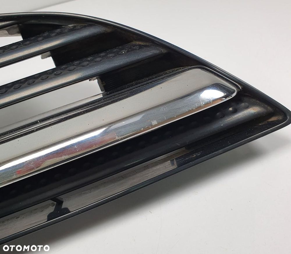 KRATKA ATRAPA ZDERZAKA PRAWA CHROM NISSAN PRIMERA P12 62320-AU300 - 2