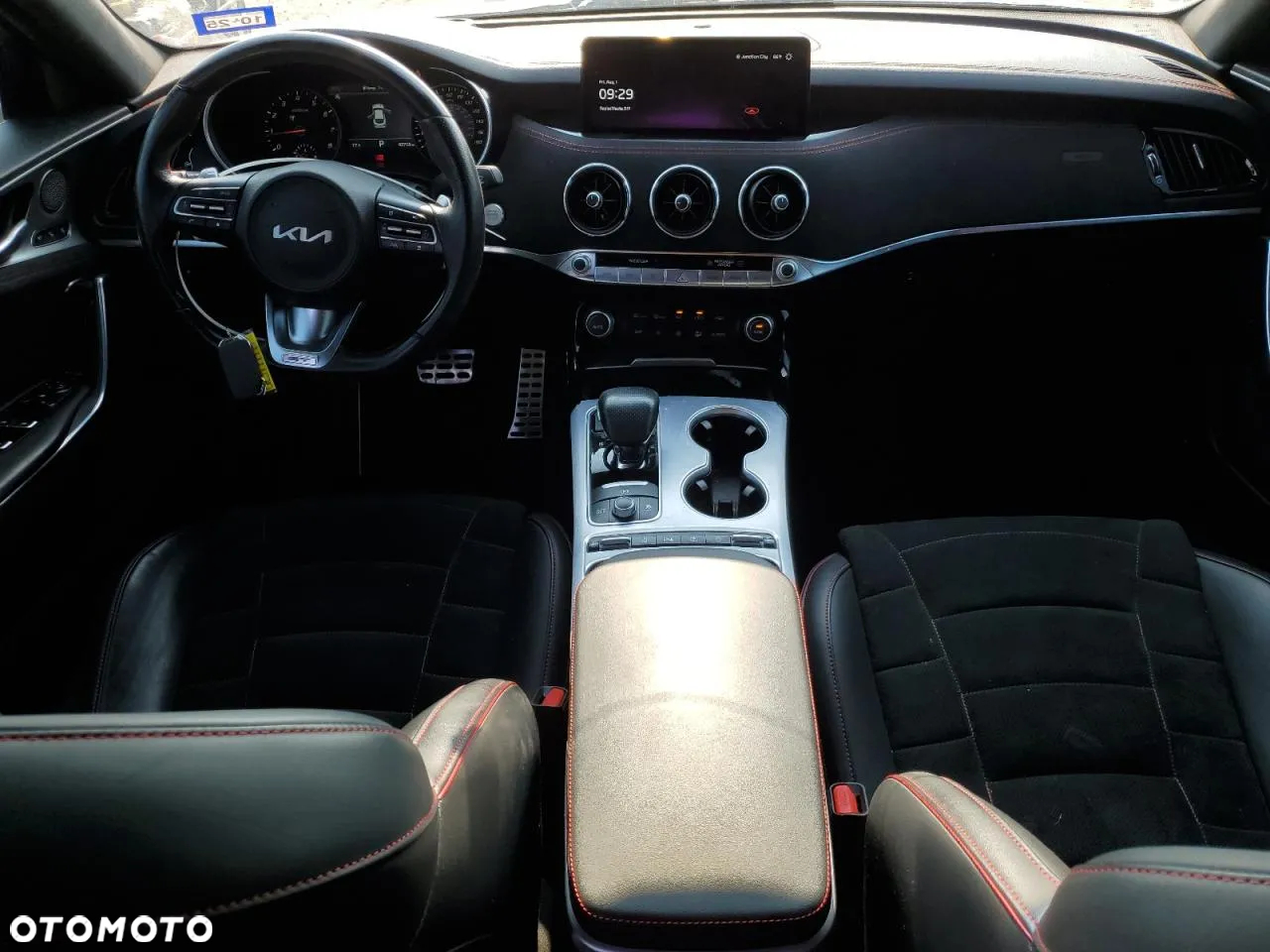 Kia Stinger - 9