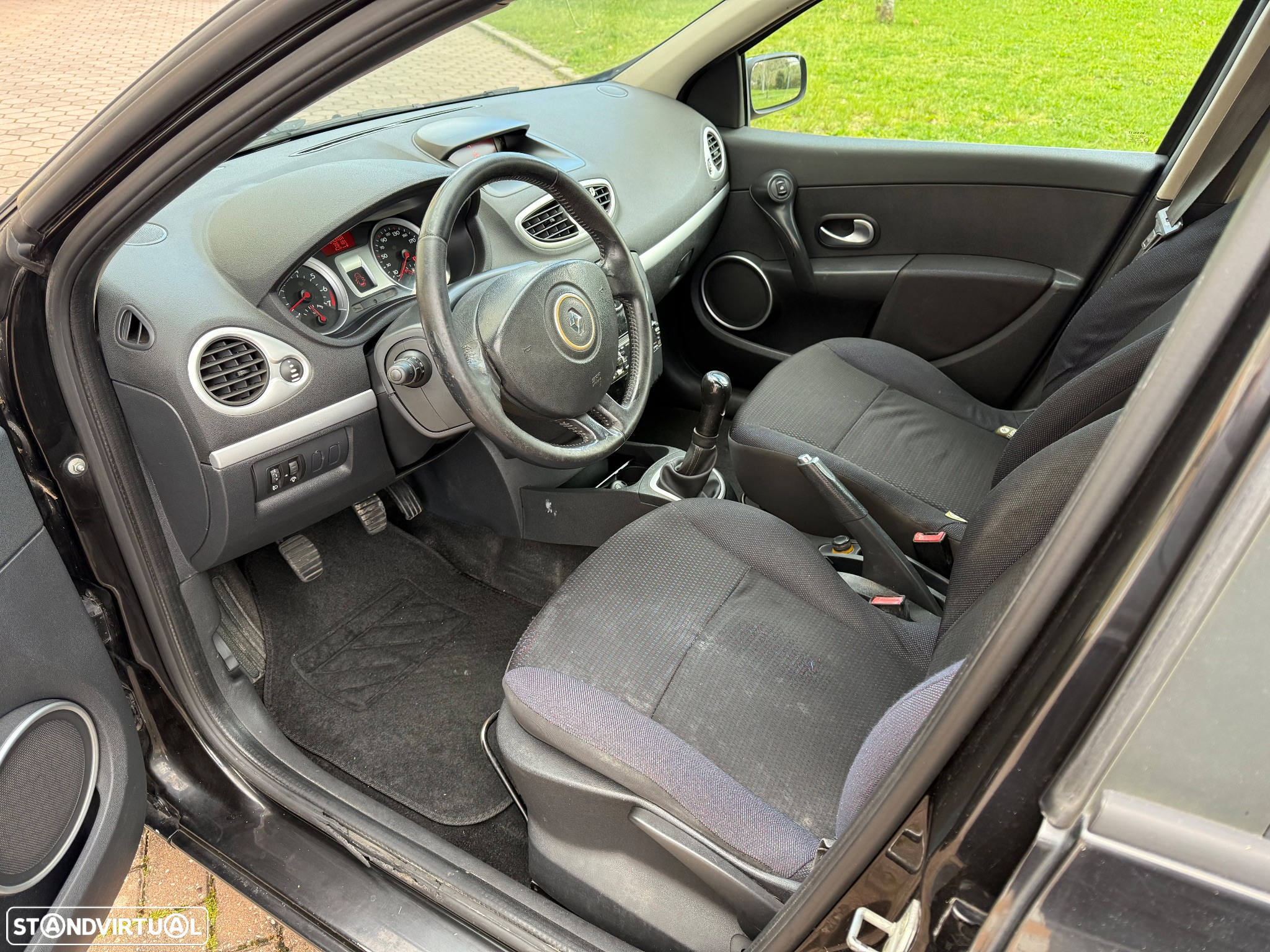 Renault Clio 1.2 Pack Authentique - 11