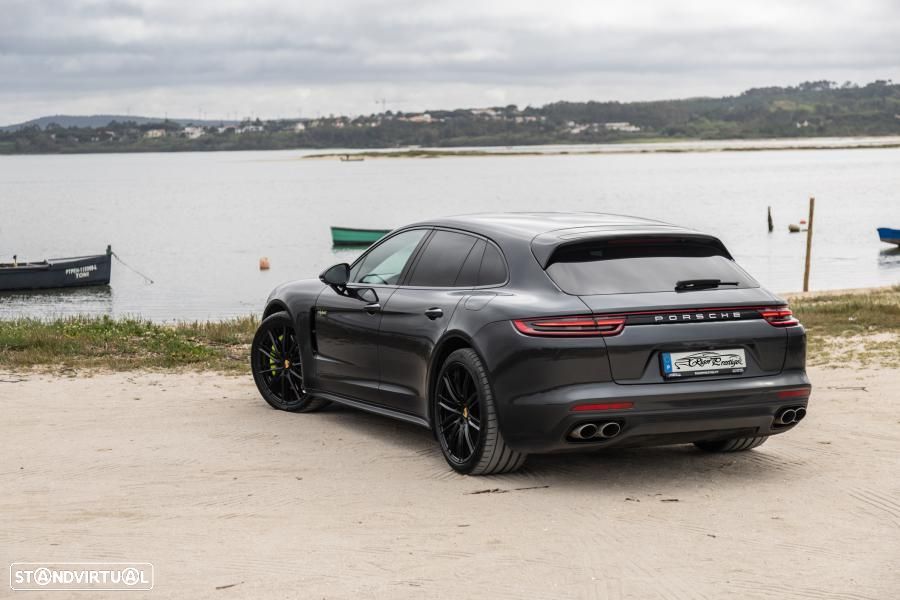 Porsche Panamera Sport Turismo 4 E-Hybrid - 2