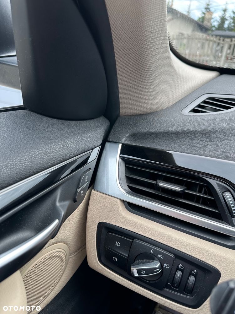 BMW X1 xDrive20i - 19
