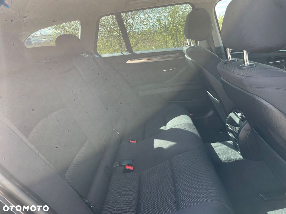BMW Seria 5 525d Luxury Line - 28
