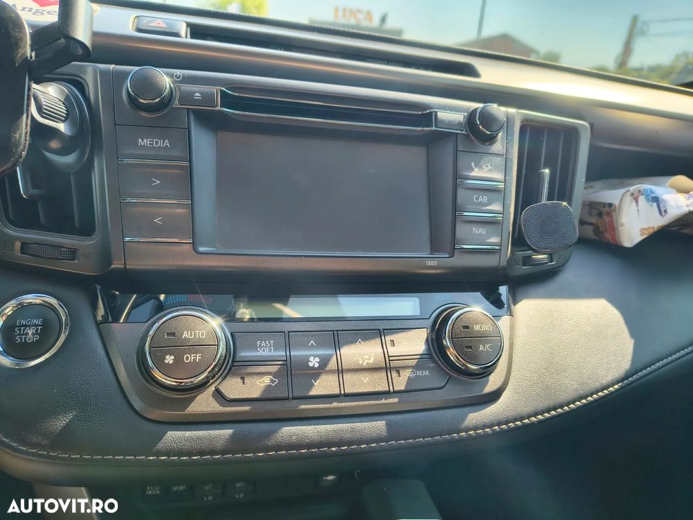 Toyota RAV4 - 8