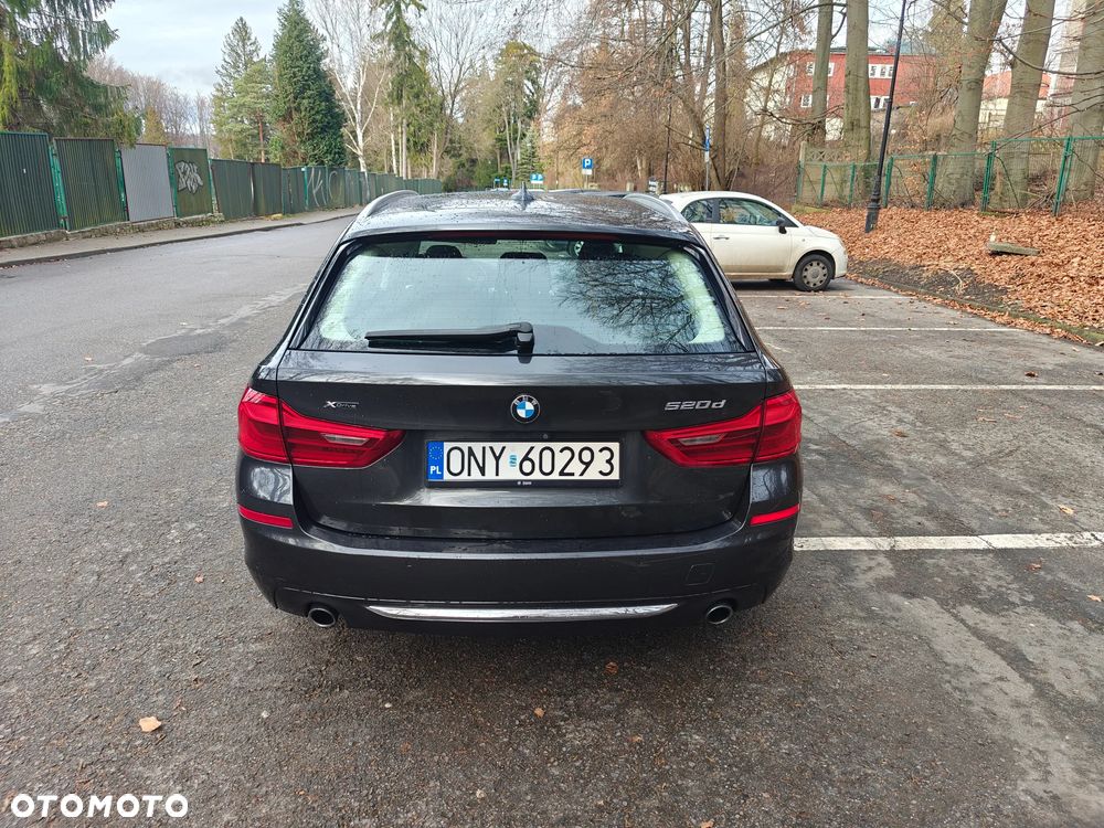 BMW Seria 5 520d xDrive Luxury Line - 3