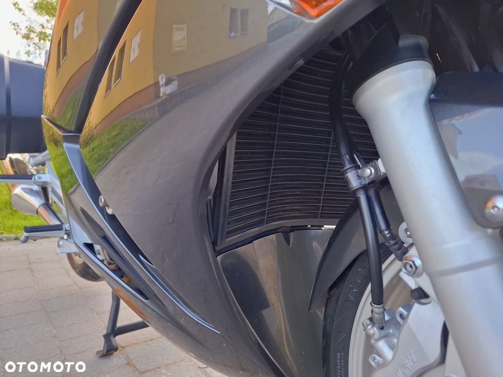 Yamaha FJR - 21