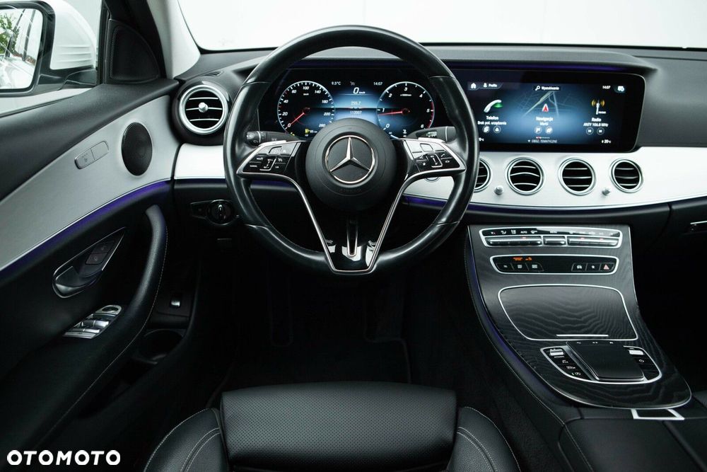 Mercedes-Benz Klasa E 220 d 4-Matic AMG/Avantgarde - 19