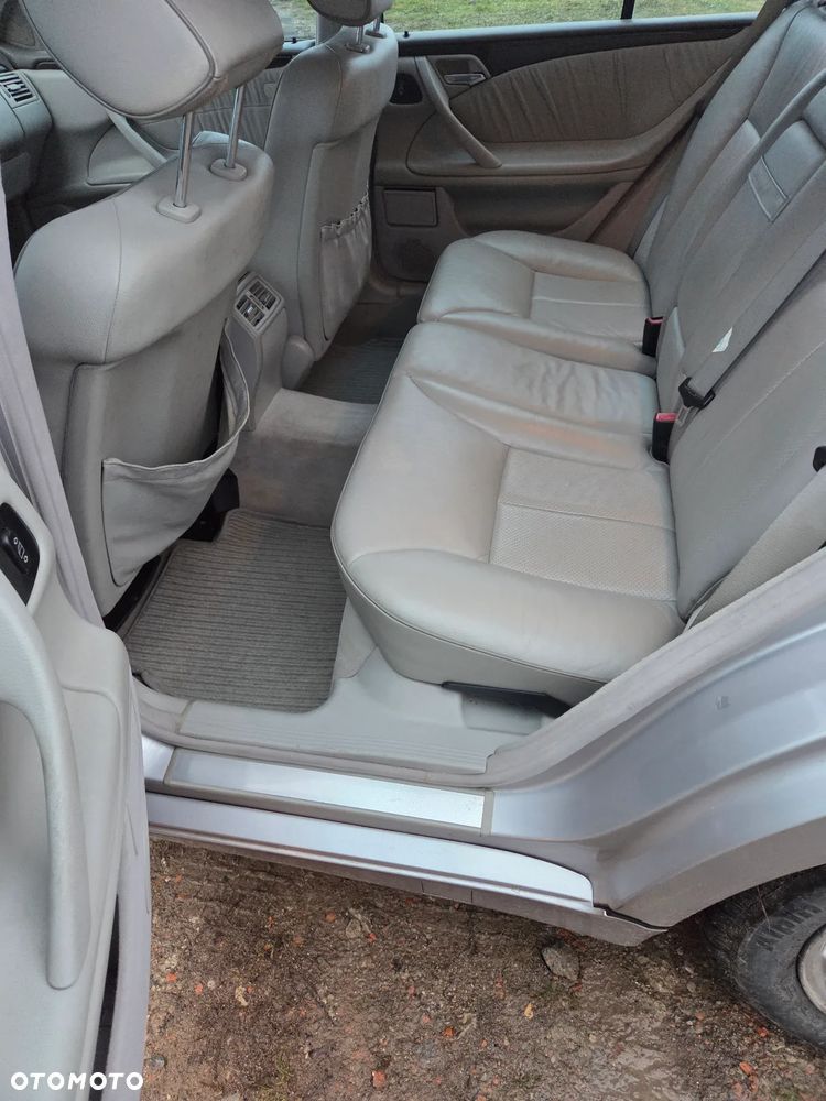 Mercedes-Benz Klasa E 280 T 4-Matic Avantgarde - 19