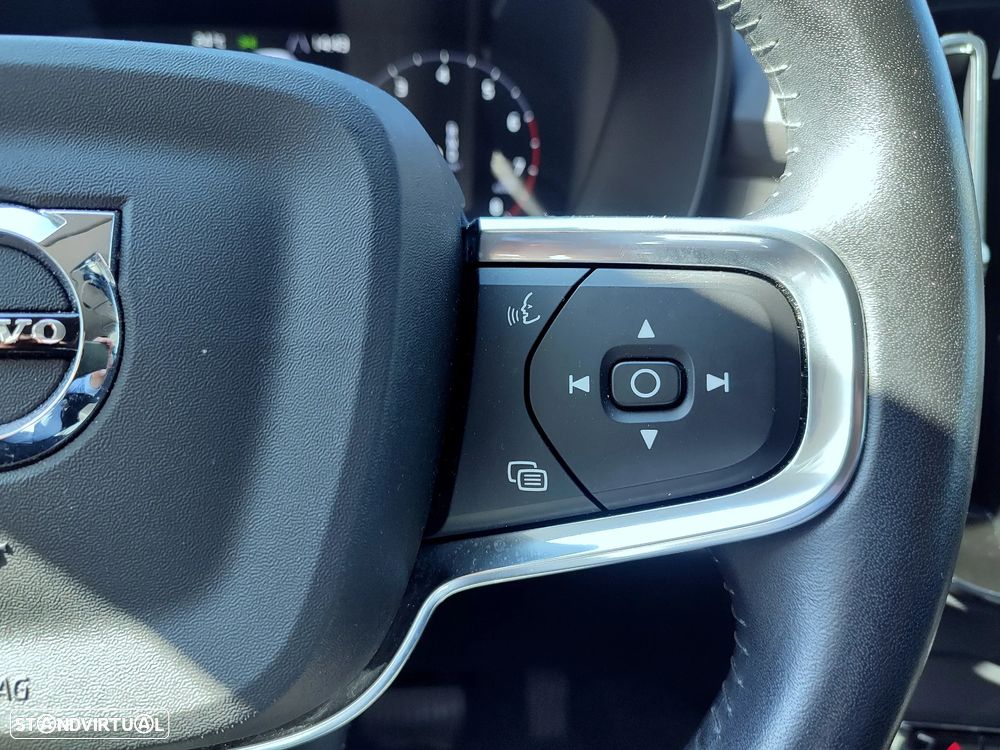 Volvo XC 40 1.5 T3 Momentum Plus Geartronic - 24