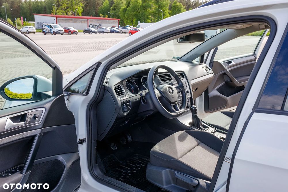 Volkswagen Golf - 11