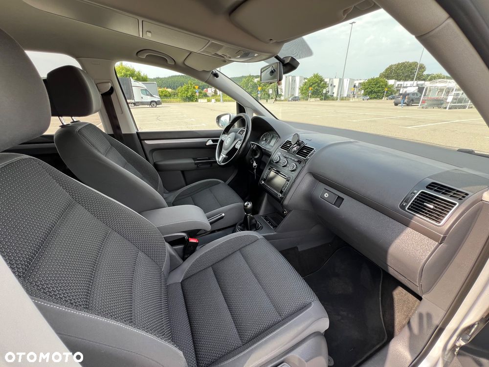 Volkswagen Touran 1.4 TSI Conceptline - 22