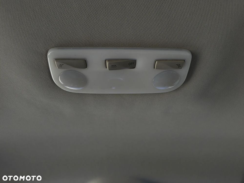 Renault Fluence 1.6 16V Color Edition - 25