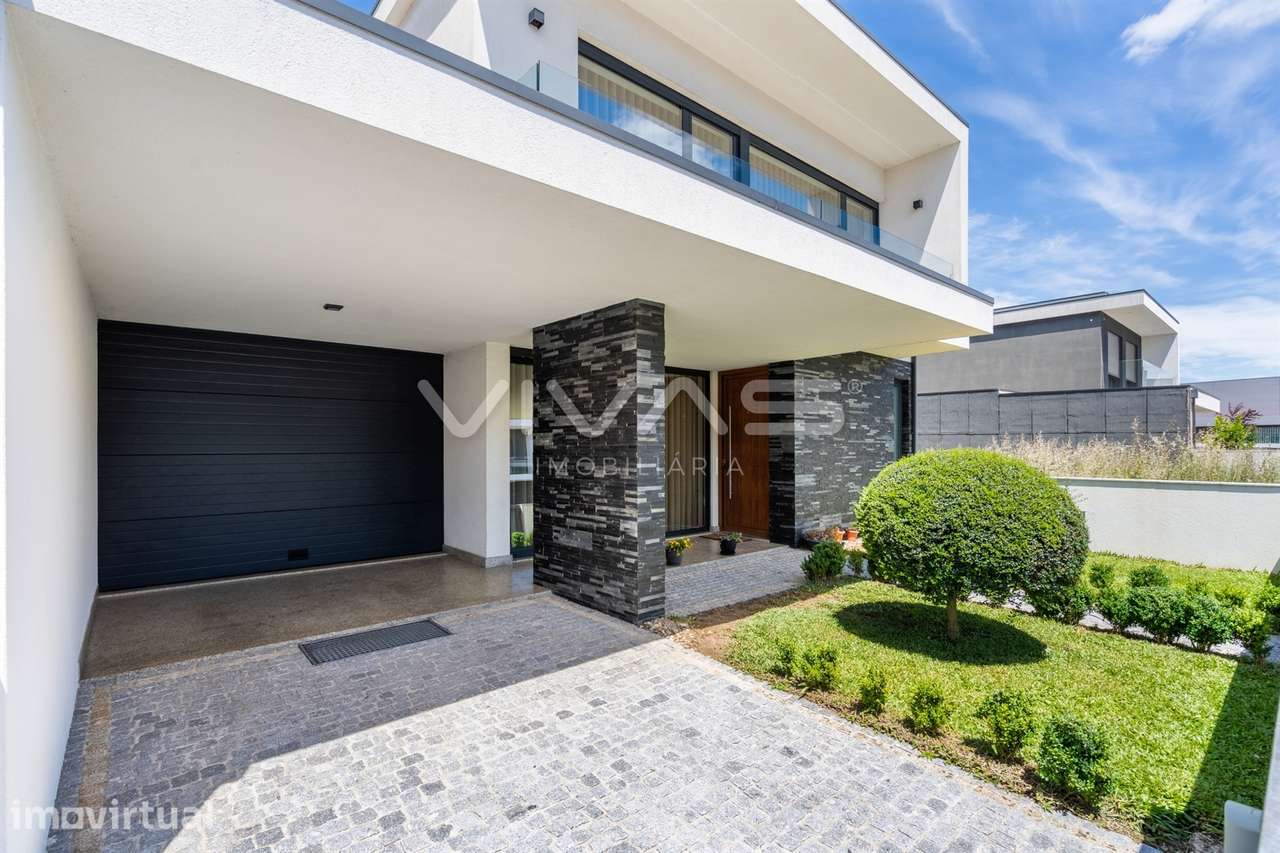Moradia em Banda T3 Venda em Vila de Prado,Vila Verde - Grande imagem: 2/41