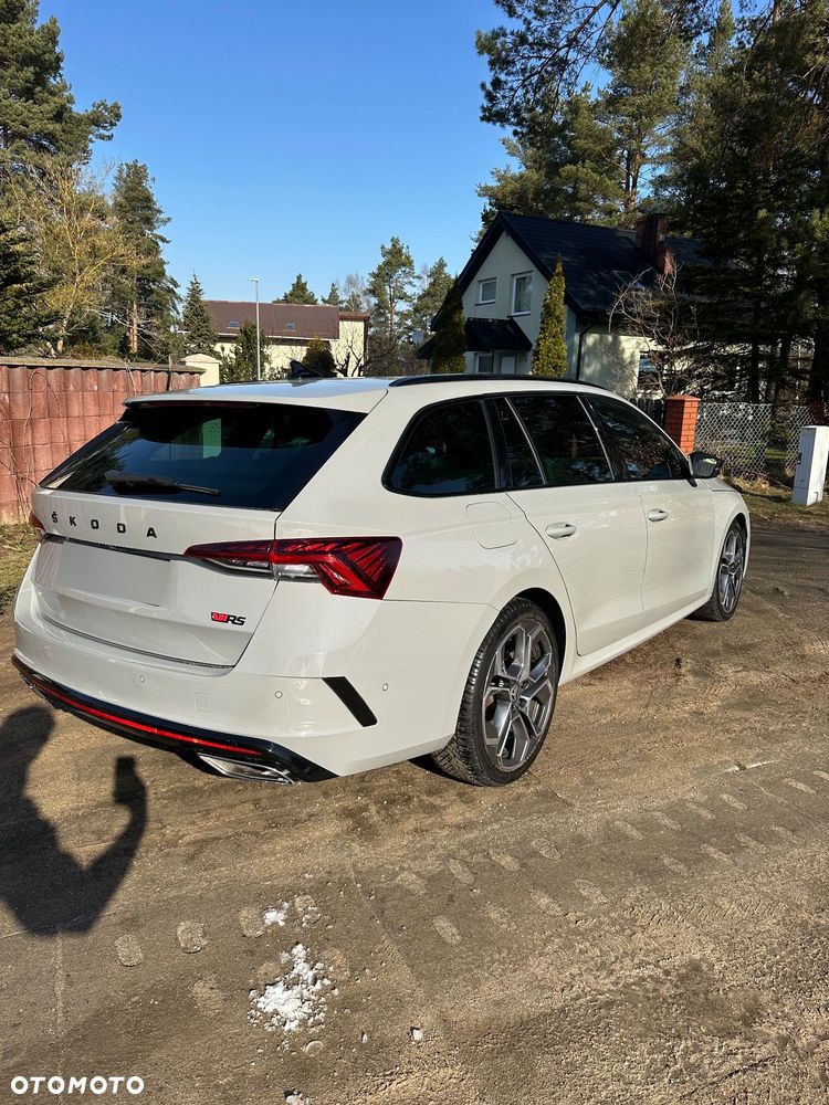 Skoda Octavia 2.0 TDI DSG RS Plus - 4
