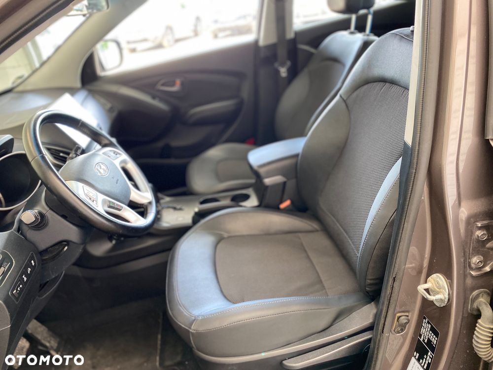 Hyundai ix35 2.0 CRDi 4WD Automatik Fifa World Cup Gold Edition - 9