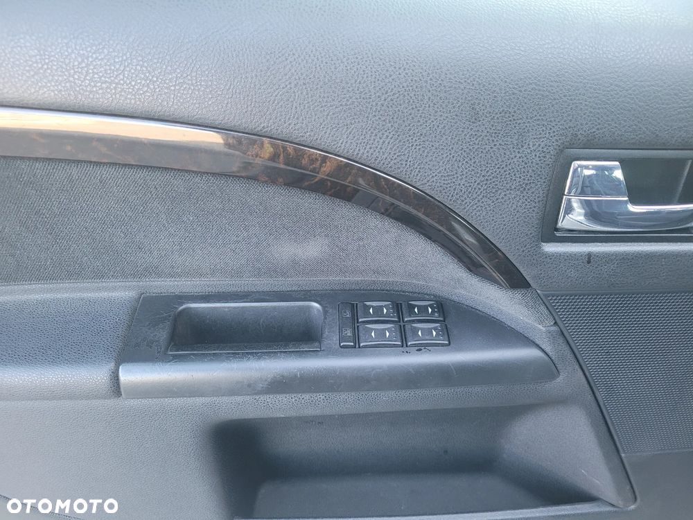 Ford Mondeo 1.8 Ghia - 16