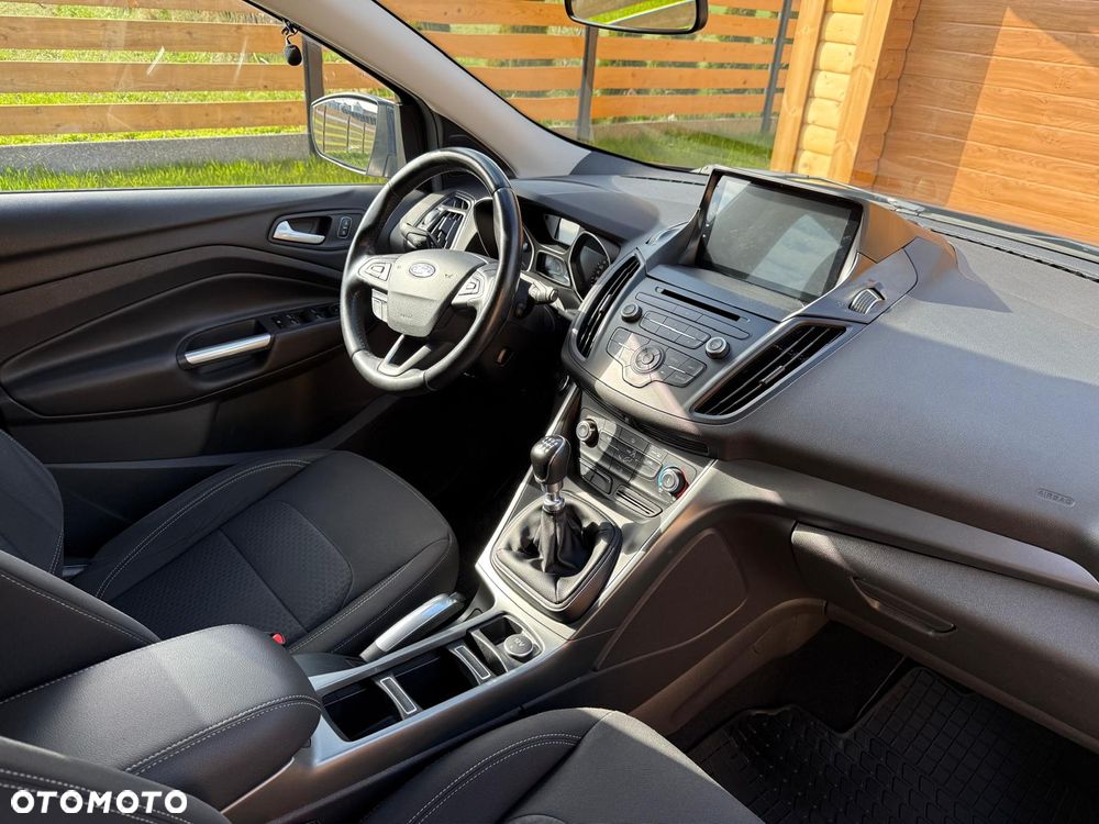 Ford Kuga 1.5 EcoBoost 2x4 Trend - 12