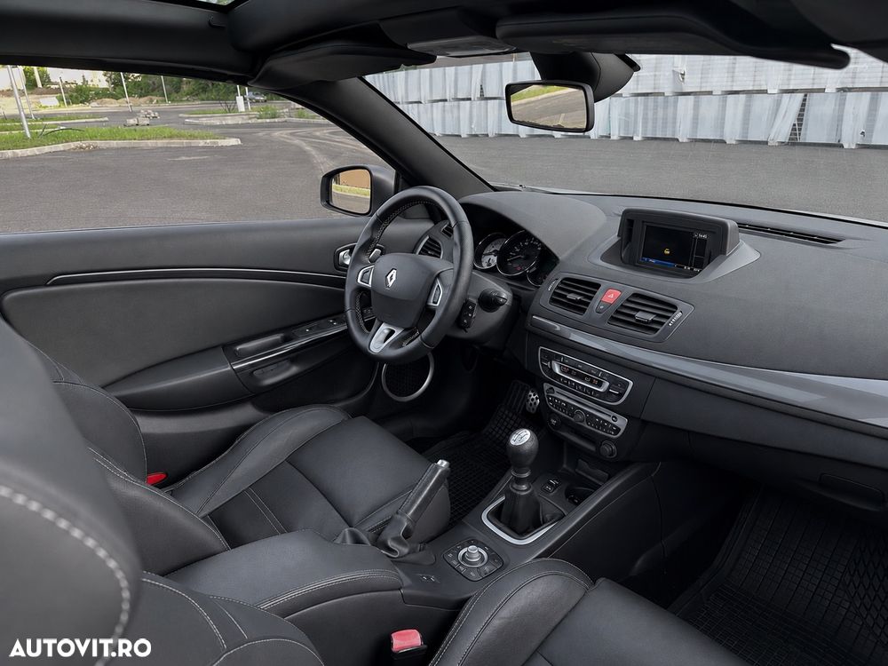 Renault Megane TCe 180 GT - 9