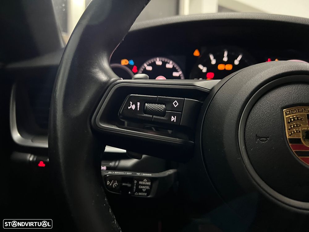 Porsche 911 Série F - 19