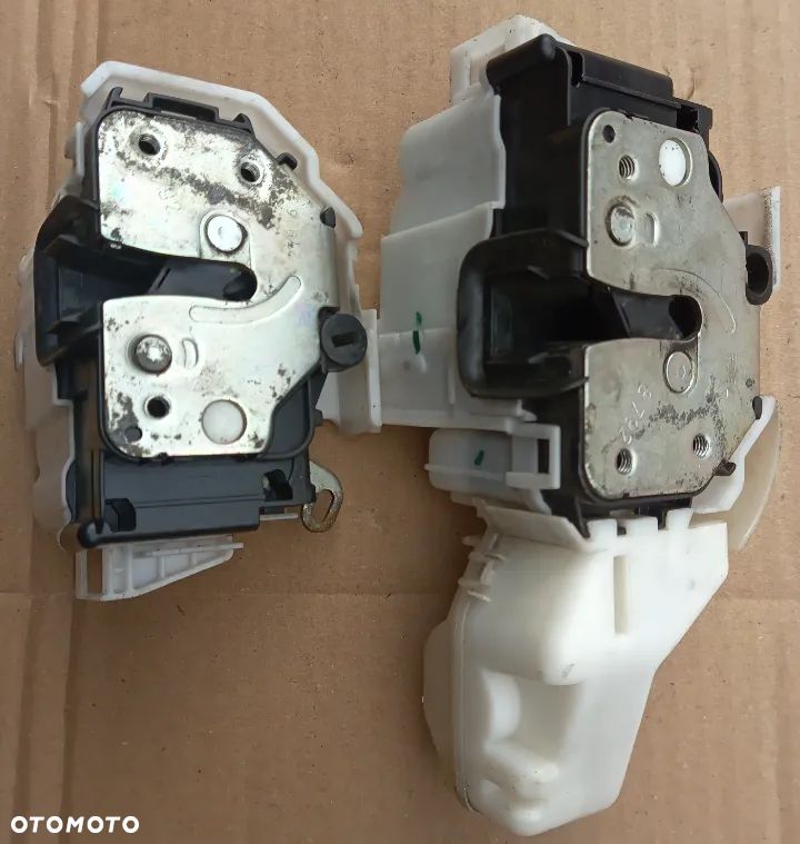 Alfa Romeo 159 zamek drzwi przód przednich prawy    lewy