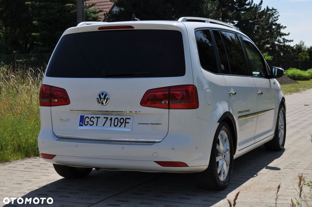 Volkswagen Touran - 4