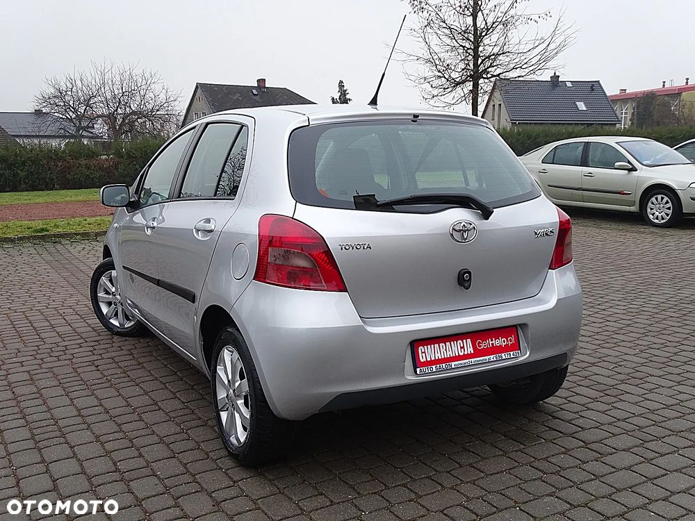 Toyota Yaris 1.3 Luna Premium - 30