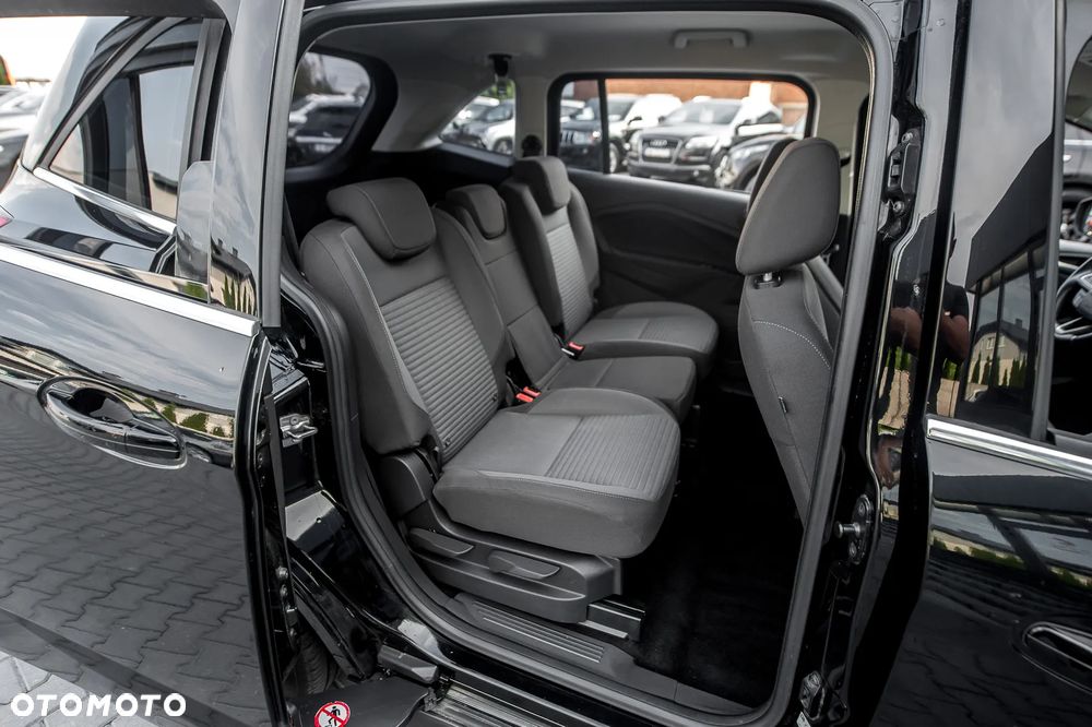 Ford Grand C-MAX - 27