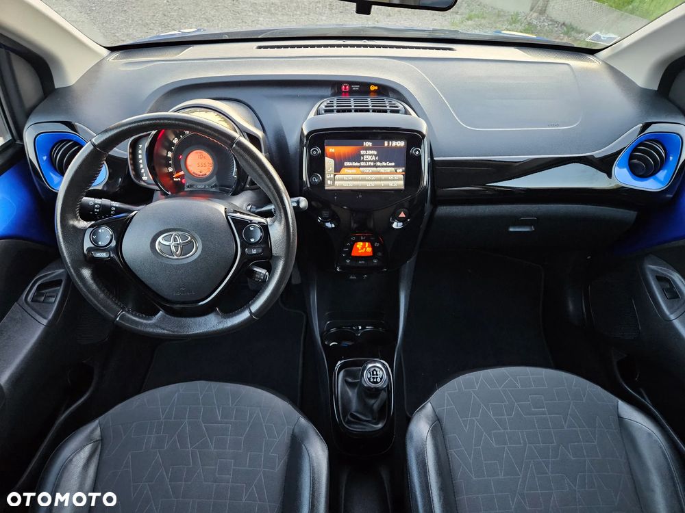 Toyota Aygo x-clusive Style Selection - 13