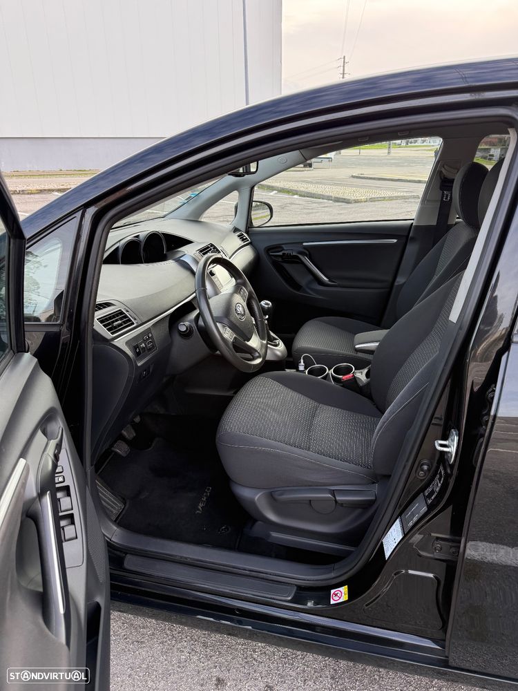 Toyota Verso 1.6 D-4D Comfort - 10