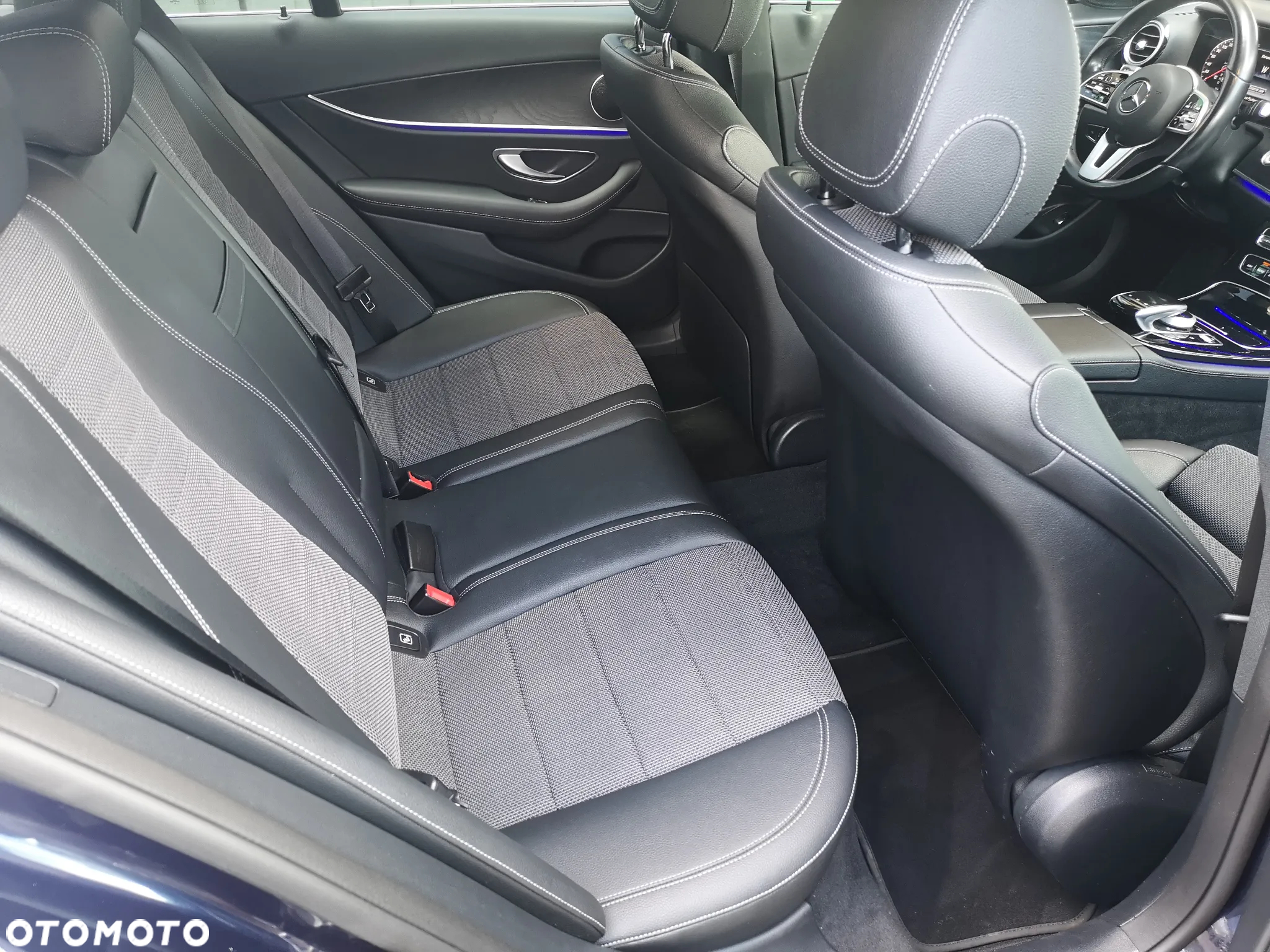 Mercedes-Benz Klasa E 300 de 9G-TRONIC - 25