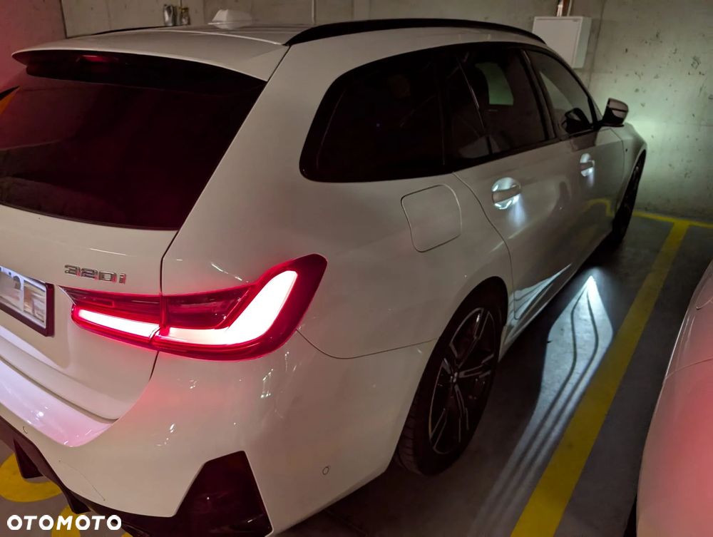 BMW Seria 3 320i M Sport - 14