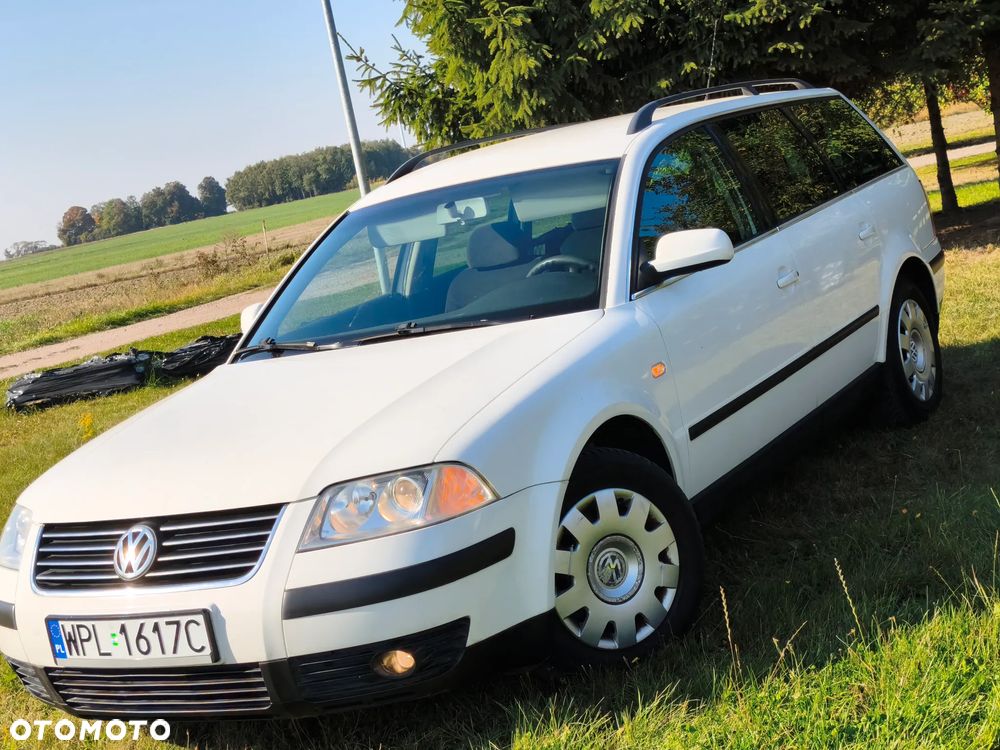 Volkswagen Passat 1.6 Comfortline Family - 16