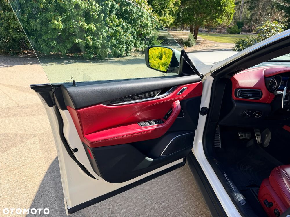 Maserati Levante S Q4 - 12