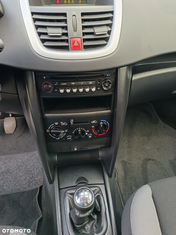 Peugeot 207 - 13